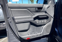 Toyota Tacoma 4WD SR5 Double Cab 6' Bed AT (Natl) 2026