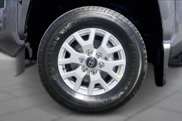 Toyota Tacoma 4WD SR5 Double Cab 6' Bed AT (Natl) 2026