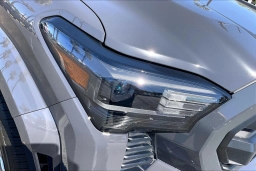 Toyota Tacoma 4WD SR5 Double Cab 6' Bed AT (Natl) 2026