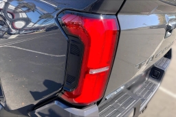 Toyota Tacoma 4WD SR5 Double Cab 6' Bed AT (Natl) 2026