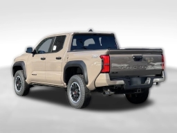 Toyota Tacoma 4WD TRD Off Road Double Cab 5' Bed AT (Natl) 2026