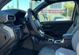 Toyota Tacoma 4WD TRD Off Road Double Cab 5' Bed AT (Natl) 2026