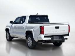 Toyota Tacoma 4WD SR5 Double Cab 5' Bed AT (Natl) 2026