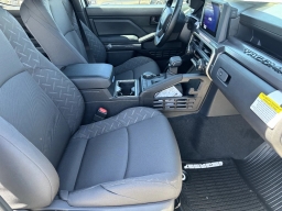 Toyota Tacoma 4WD SR5 Double Cab 5' Bed AT (Natl) 2026