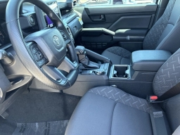 Toyota Tacoma 4WD SR5 Double Cab 5' Bed AT (Natl) 2026