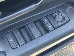 Toyota Tacoma 4WD SR5 Double Cab 5' Bed AT (Natl) 2026