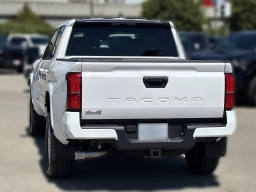 Toyota Tacoma 4WD SR5 Double Cab 5' Bed AT (Natl) 2026