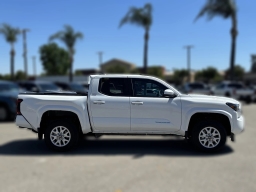 Toyota Tacoma 4WD SR5 Double Cab 5' Bed AT (Natl) 2026