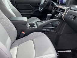 Toyota Tacoma 4WD SR5 Double Cab 5' Bed AT (Natl) 2026