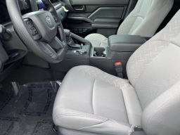 Toyota Tacoma 4WD SR5 Double Cab 5' Bed AT (Natl) 2026