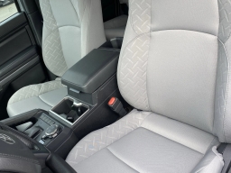 Toyota Tacoma 4WD SR5 Double Cab 5' Bed AT (Natl) 2026