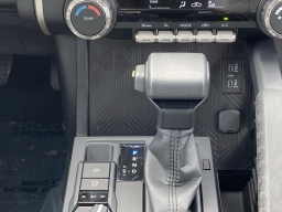 Toyota Tacoma 4WD SR5 Double Cab 5' Bed AT (Natl) 2026