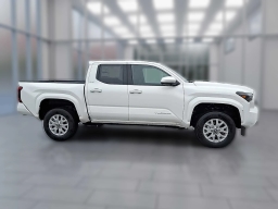 Toyota Tacoma 4WD SR5 Double Cab 6' Bed AT (Natl) 2026