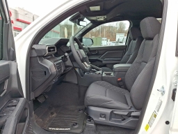 Toyota Tacoma 4WD SR5 Double Cab 6' Bed AT (Natl) 2026