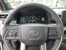 Toyota Tacoma 4WD SR5 Double Cab 6' Bed AT (Natl) 2026