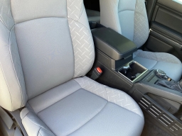 Toyota Tacoma 4WD SR5 Double Cab 5' Bed AT (Natl) 2026