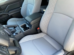 Toyota Tacoma 4WD SR5 Double Cab 5' Bed AT (Natl) 2026