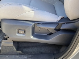 Toyota Tacoma 4WD SR5 Double Cab 5' Bed AT (Natl) 2026