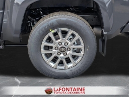 Toyota Tacoma 4WD Limited Double Cab 5' Bed AT (Natl) 2026