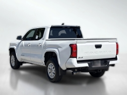 Toyota Tacoma 4WD SR5 Double Cab 5' Bed AT (Natl) 2026