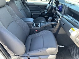 Toyota Tacoma 4WD SR5 Double Cab 5' Bed AT (Natl) 2026