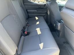 Toyota Tacoma 4WD SR5 Double Cab 5' Bed AT (Natl) 2026