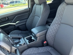 Toyota Tacoma 4WD SR5 Double Cab 5' Bed AT (Natl) 2026