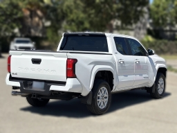 Toyota Tacoma 4WD SR5 Double Cab 5' Bed AT (Natl) 2026