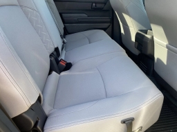 Toyota Tacoma 4WD SR5 Double Cab 5' Bed AT (Natl) 2026