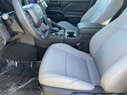Toyota Tacoma 4WD SR5 Double Cab 5' Bed AT (Natl) 2026