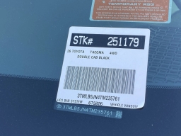 Toyota Tacoma 4WD SR5 Double Cab 5' Bed AT (Natl) 2026