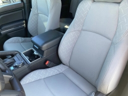 Toyota Tacoma 4WD SR5 Double Cab 5' Bed AT (Natl) 2026