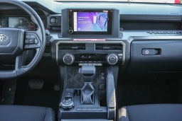 Toyota Tacoma 4WD SR5 Double Cab 6' Bed AT (Natl) 2026