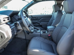 Toyota Tacoma 4WD SR5 Double Cab 6' Bed AT (Natl) 2026