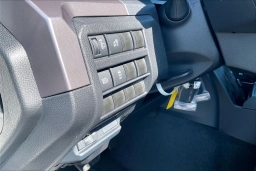 Toyota Tacoma 4WD SR5 Double Cab 6' Bed AT (Natl) 2026