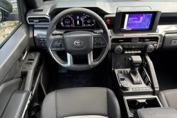 Toyota Tacoma 4WD TRD Off Road Double Cab 5' Bed AT (Natl) 2026