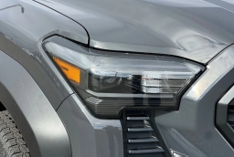 Toyota Tacoma 4WD TRD Off Road Double Cab 5' Bed AT (Natl) 2026