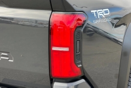 Toyota Tacoma 4WD TRD Off Road Double Cab 5' Bed AT (Natl) 2026