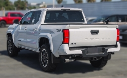 Toyota Tacoma 4WD TRD Sport Double Cab 5' Bed AT (Natl) 2026