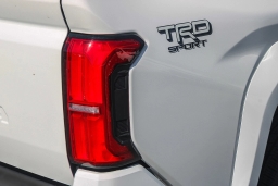 Toyota Tacoma 4WD TRD Sport Double Cab 5' Bed AT (Natl) 2026