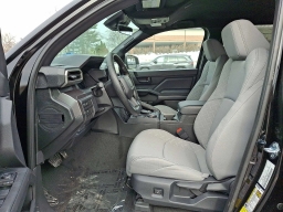 Toyota Tacoma 4WD SR5 Double Cab 6' Bed AT (Natl) 2026