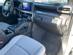 Toyota Tacoma 4WD SR5 Double Cab 5' Bed AT (Natl) 2026