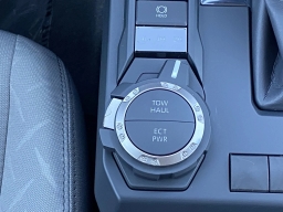 Toyota Tacoma 4WD SR5 Double Cab 5' Bed AT (Natl) 2026