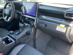 Toyota Tacoma 4WD TRD Off Road Double Cab 5' Bed AT (Natl) 2026