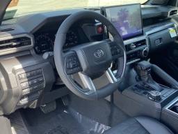 Toyota Tacoma 4WD TRD Off Road Double Cab 5' Bed AT (Natl) 2026