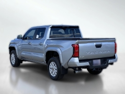 Toyota Tacoma 4WD SR5 Double Cab 5' Bed AT (Natl) 2026