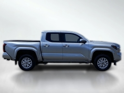 Toyota Tacoma 4WD SR5 Double Cab 5' Bed AT (Natl) 2026