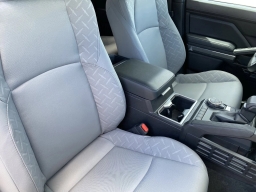 Toyota Tacoma 4WD SR5 Double Cab 5' Bed AT (Natl) 2026