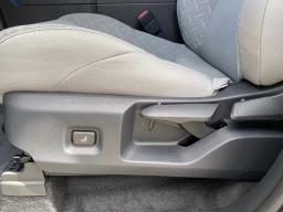 Toyota Tacoma 4WD SR5 Double Cab 5' Bed AT (Natl) 2026