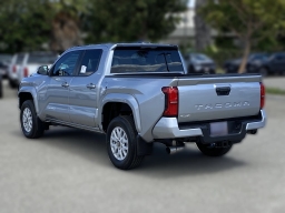 Toyota Tacoma 4WD SR5 Double Cab 5' Bed AT (Natl) 2026